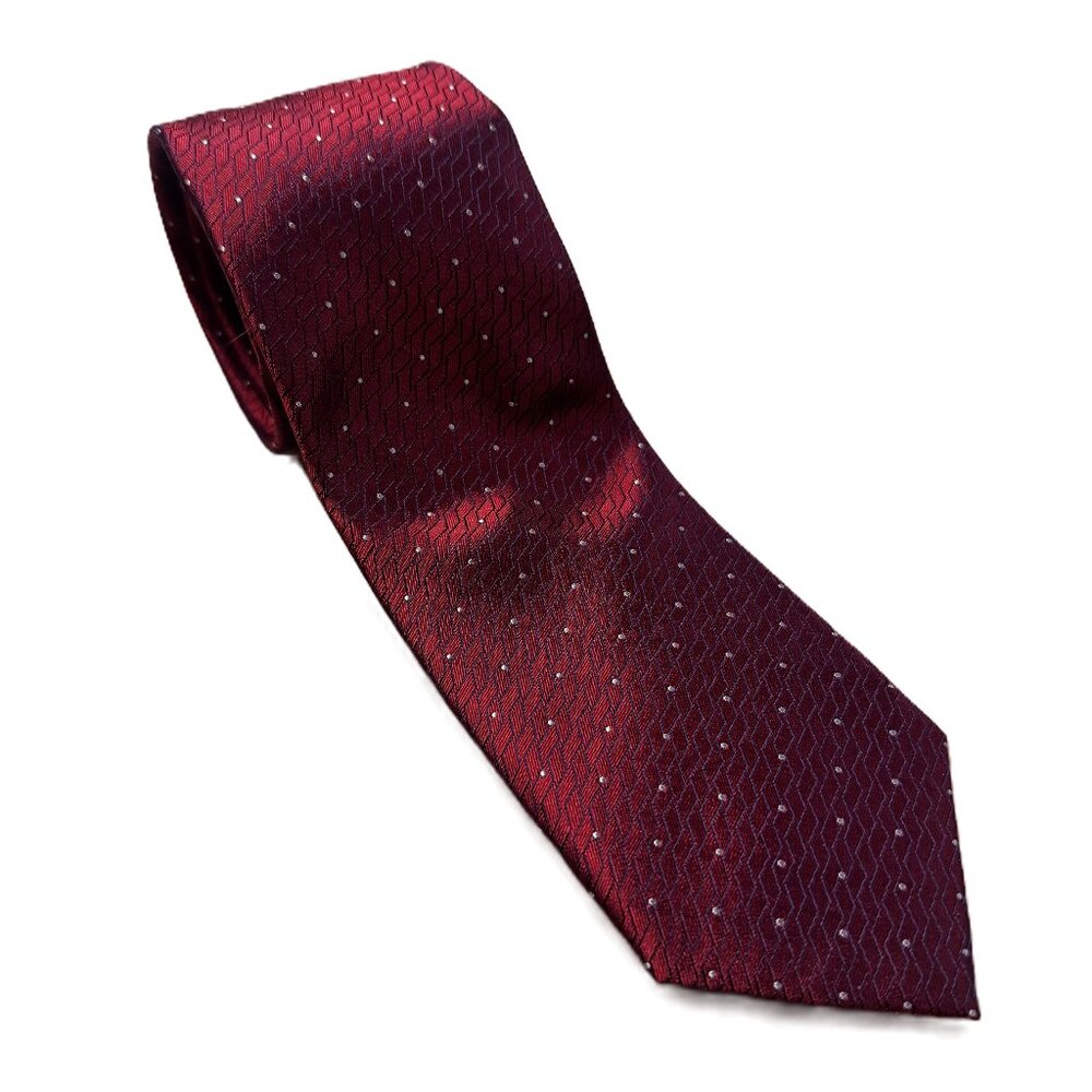 Ryan Seacrest Distinction 100% Silk Tie – (Maroon Zigzag Dot Pattern)